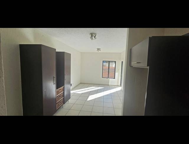 1 BEDROOM PROPERTY TO RENT IN FERNDALE